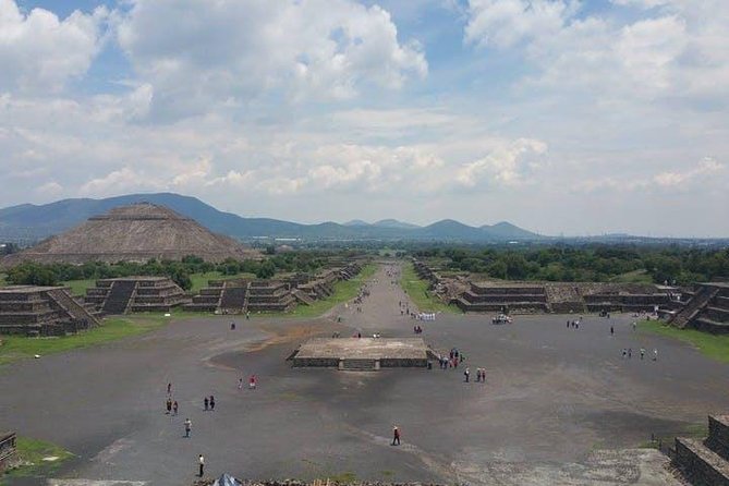 Tour Teotihuacan and Guadalupano Sanctuary - What the $250 group price really buys