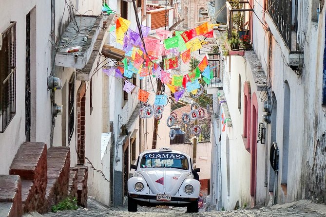 Tour to Taxco and Cuernavaca - Walking Taxco’s steep streets