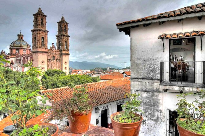 Tour to Taxco and Cuernavaca - Lunch is convenient, but bring a backup plan