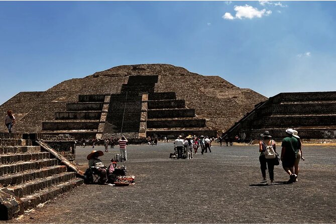 Tour to Teotihuacan, Basilica of Guadalupe and Tlatelolco - Artisan workshops, obsidian, and maguey