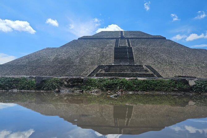 Tour to Teotihuacan with Pickup from Parque Mexico - Quetzalpapálotl Palace and the first look at city life