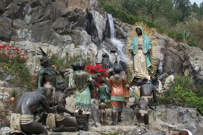 Tour to the Pyramids of Teotihuacán and Basilica of Guadalupe - Shopping stops and the real shape of the day
