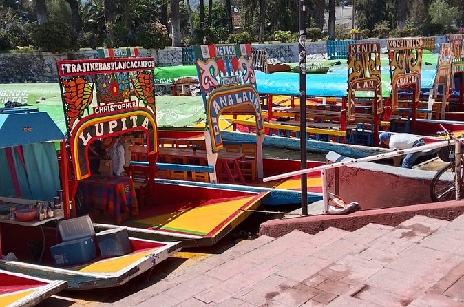 Tour to Xochimilco and Coyoacan and Frida Khalo - Transport, group size, and the day’s rhythm