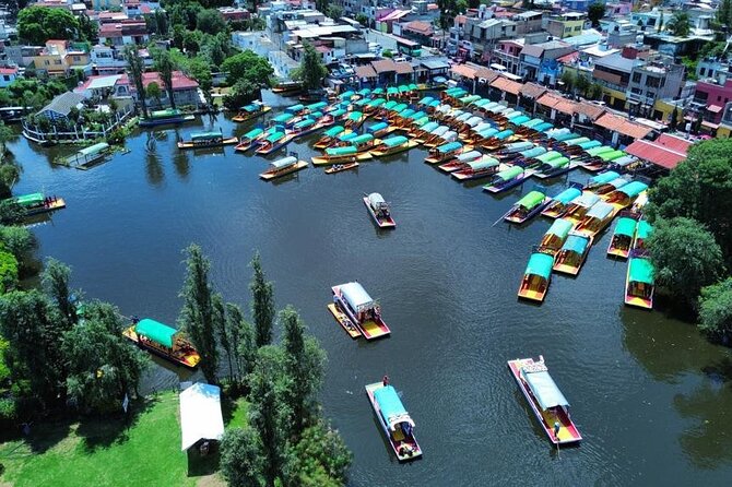 Trajinera ride in Xochimilco - Meeting Elizu at Embarcadero Caltongo