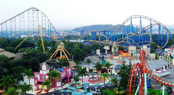 Transportation and access to Six Flags amusement park - The pickup experience in Mexico City