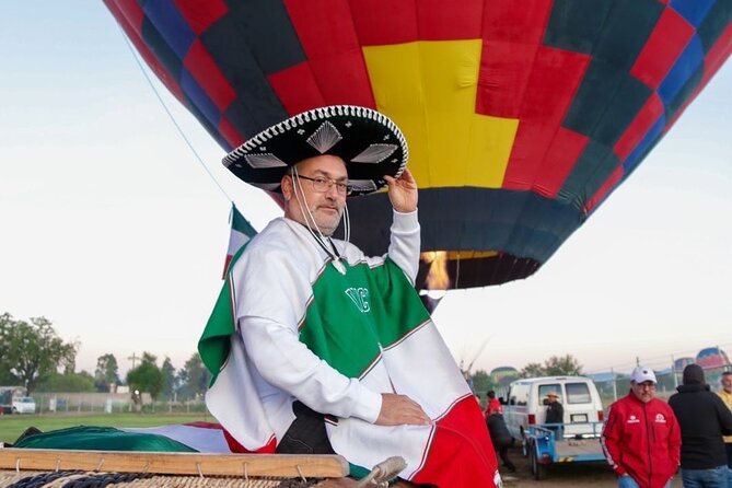 Transportation and Hot Air Balloon Flight Teotihuacán - A pre-dawn start from Mexico City