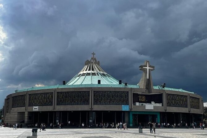 Visit To The Guadalupe Sanctuary From Mexico City - Walking up to Capilla del Cerrito