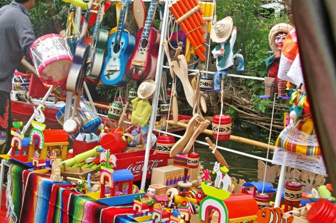 Visit to Xochimilco, Coyoacán and Ciudad Universitaria - Transport, pickups and the real timing