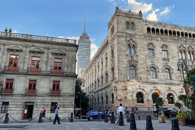 Walking Tour in Mexico City for Exploring their Cultural Heritage - The Tile Palace adds one of the route’s prettiest details
