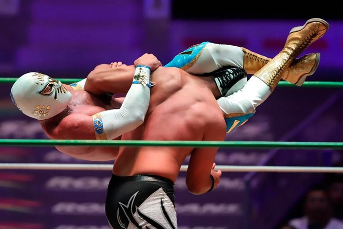 Wrestling show and a Mexican dinner - Why lucha libre makes a good Mexico City night
