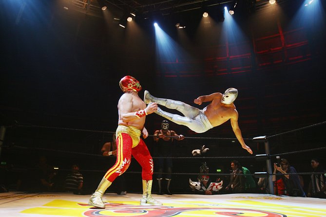 Wrestling show and a Mexican dinner - Timing, comfort, and small practical matters