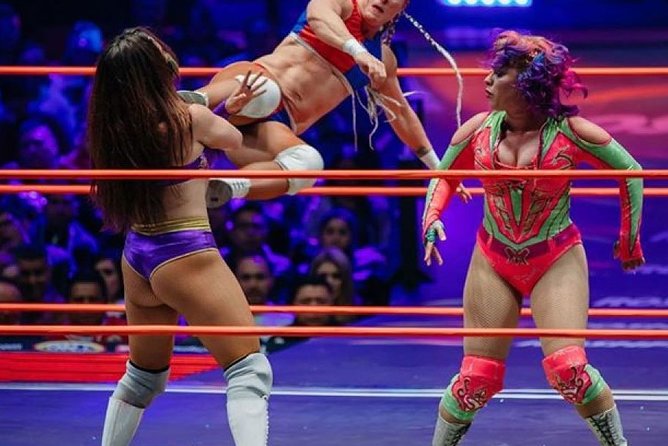 Wrestling show and a Mexican dinner - Inside Arena Mexico for a two-hour show