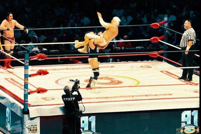 Wrestling with Mexican Dinner and Transportation - Why Arena Mexico makes a memorable night