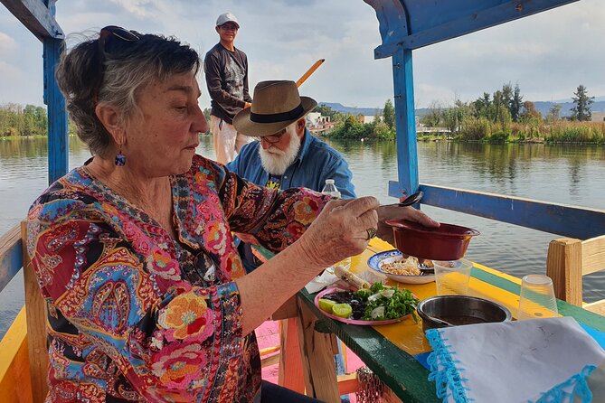 Xochimilco Barco Fiesta Tentacion 18+ with Open Bar and Tacos - A few smart ways to improve the afternoon