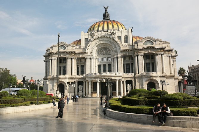 Xochimilco, Coyoacan and Frida Kahlo with Optional Lunch - Lunch, shopping and optional extras