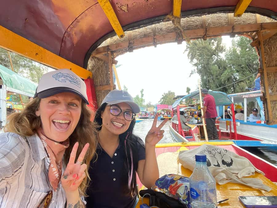 Xochimilco: Food and Trajinera Ride with Local Women - From the market to the embarcadero