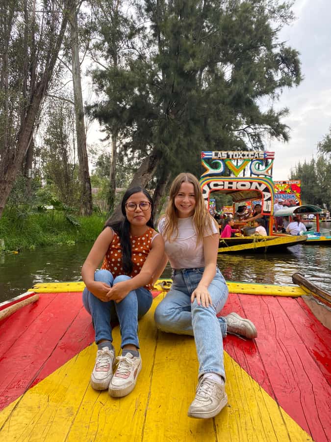 Xochimilco: Food and Trajinera Ride with Local Women - Group size, language, and walking demands