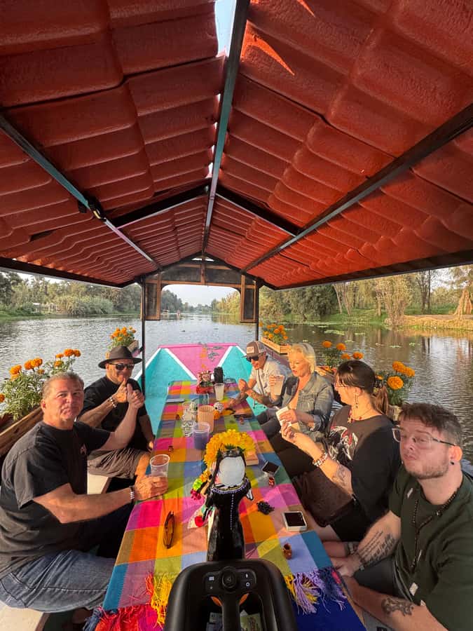 Xochimilco: Island of the Dolls Tour Games and Drinks - The best way to approach the island