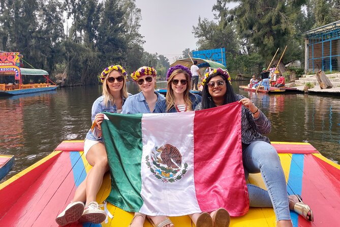 Xochimilco & Mexican Party with Guacamole & Unlimited Drinks - Making the guacamole