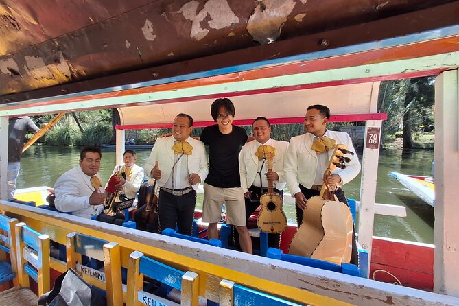 Xochimilco Tour - Food, drinks, music, and canal life