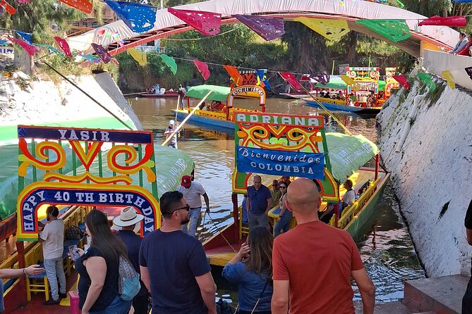Xochimilco without Traps for Tourists BS"D - Why the Small Group Limit Helps