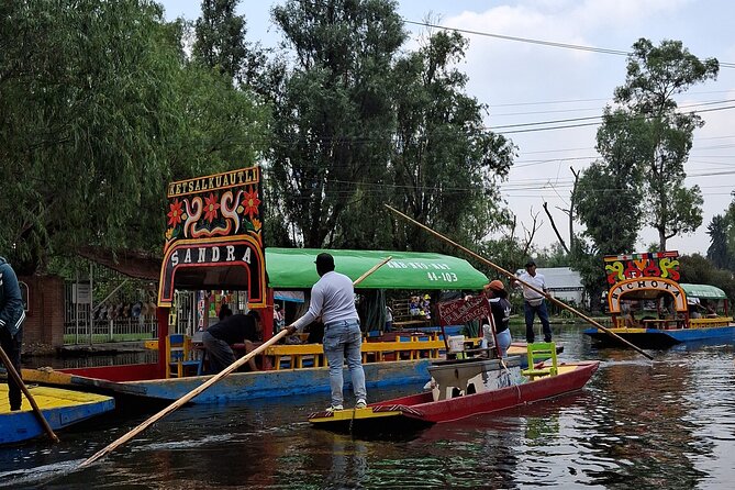 Xochimilco without Traps for Tourists BS"D - Who Will Get the Most From This Outing