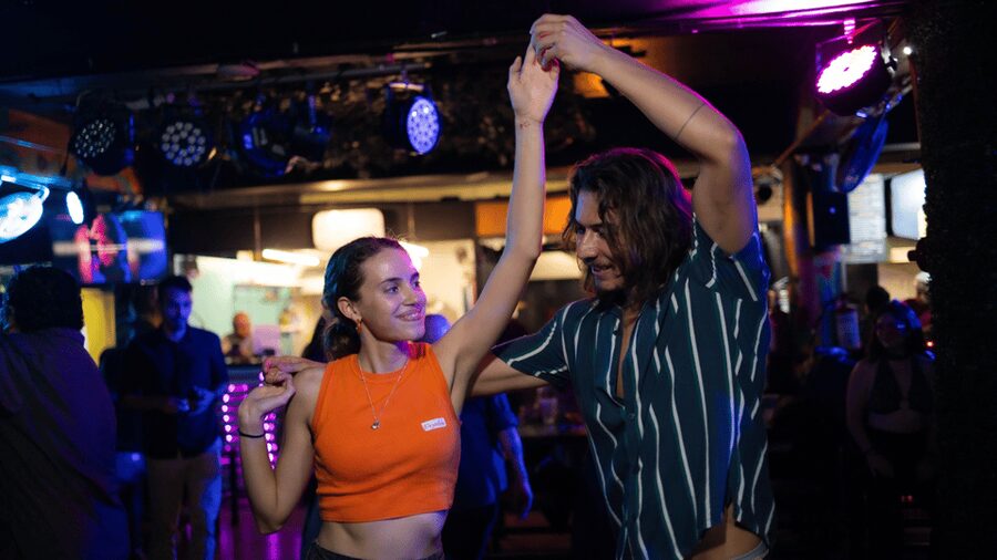 Zero to salsa for beginners - What one hour can teach you